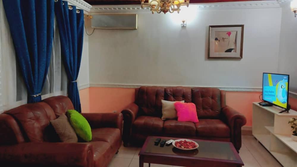 Appartement Meuble 3Ch Yaounde Omnisport - Tigson المظهر الخارجي الصورة