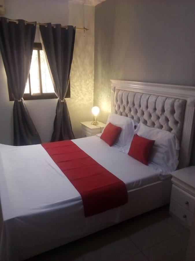 Appartement Meuble 3Ch Yaounde Omnisport - Tigson المظهر الخارجي الصورة
