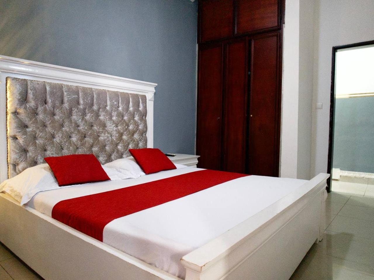 Appartement Meuble 3Ch Yaounde Omnisport - Tigson المظهر الخارجي الصورة